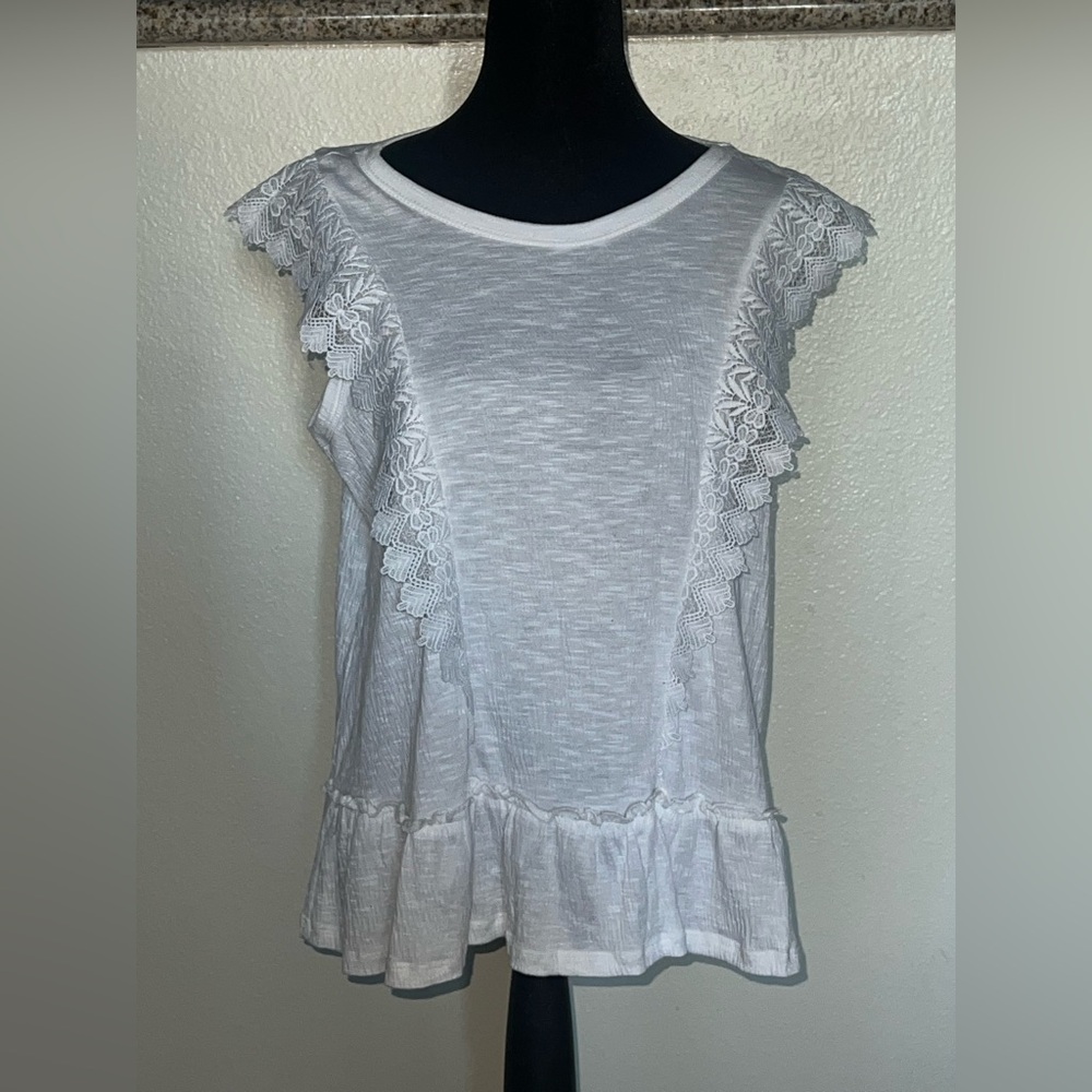 Bohemian White Sleeveless Intricate Lace trim Shoulders Resort Blouse Sz Medium